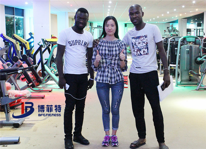 加納客戶來中國廣州羞羞视频APP下载大全健身器材有限公司為他們的健身房采購午夜羞羞在线观看