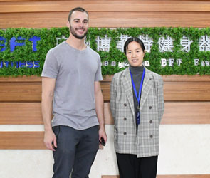 澳大利亞客戶來中國進口羞羞视频APP下载大全健身房器材