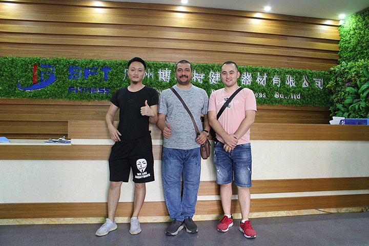 沙特客戶采購羞羞视频APP下载大全健身器材